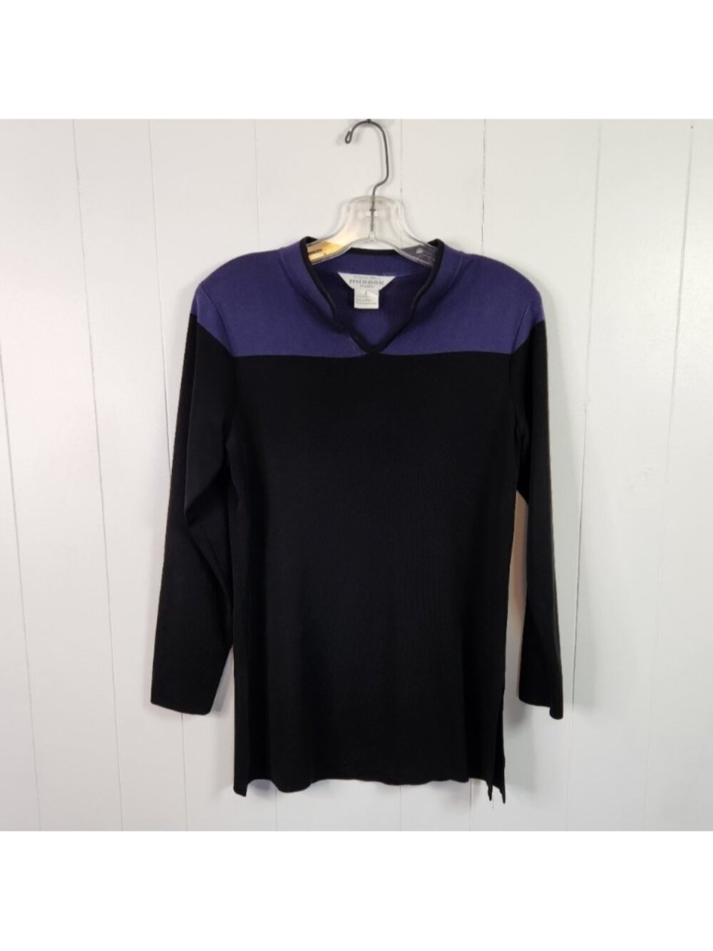 Exclusively Misook Sweater Womens Small Black Purple V-Neck Long Sleeve Knit